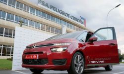 Autonomiczny przejazd prototypowego pojazdu PSA Peugeot Citroën po drogach Europy